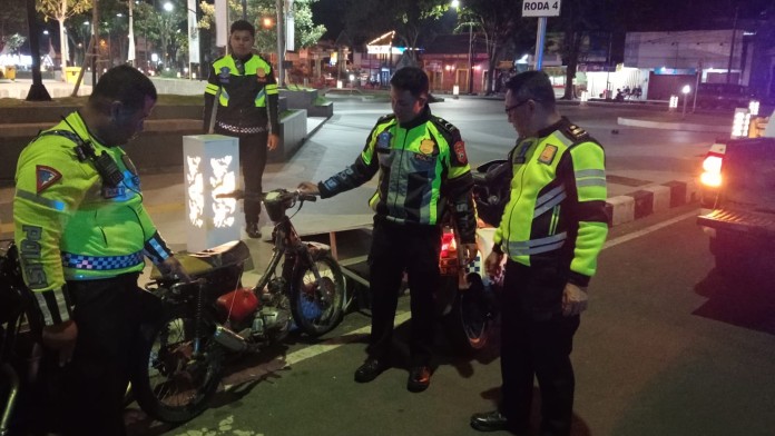 Satlantas Polres Tuban Gelar Patroli Hunting, 20 Motor Berknalpot Brong Ditilang