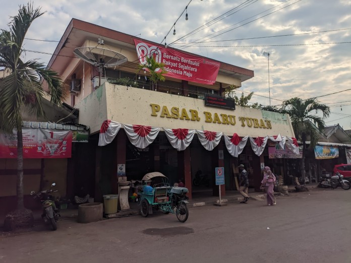 Pedagang Pasar Baru Tuban Tercekik Retribusi, Pembeli Kian Menyusut